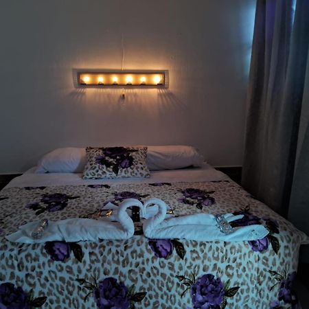 Hotel Kamelot Parque Central Quetzaltenango Esterno foto