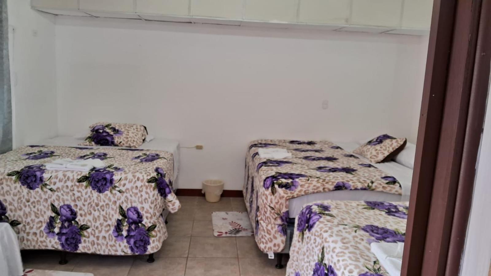 Hotel Kamelot Parque Central Quetzaltenango Esterno foto