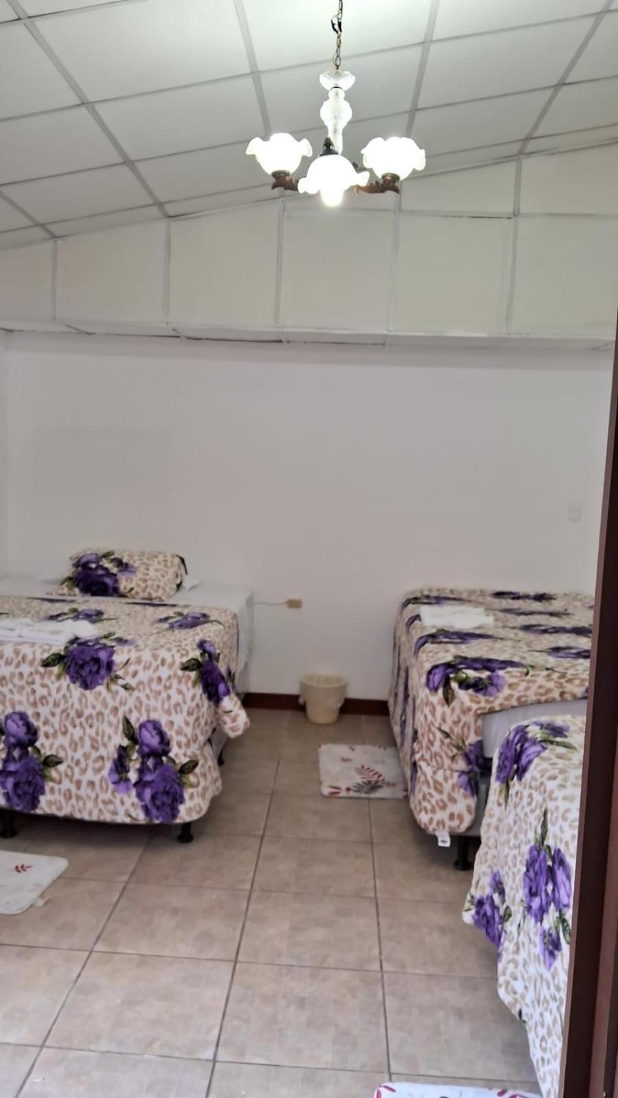 Hotel Kamelot Parque Central Quetzaltenango Esterno foto