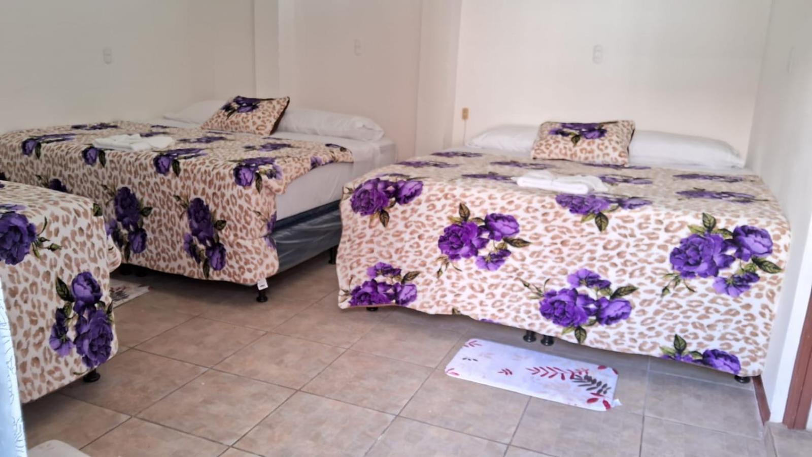 Hotel Kamelot Parque Central Quetzaltenango Esterno foto