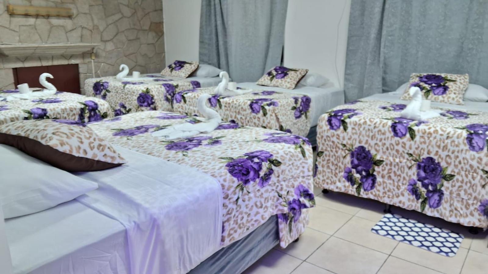 Hotel Kamelot Parque Central Quetzaltenango Esterno foto